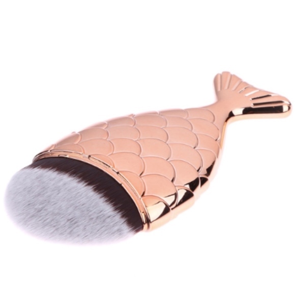 ☀️SUMMER SALE☀️ Set of Two Mermaid Makeup Brushes - Picture 7 of 8